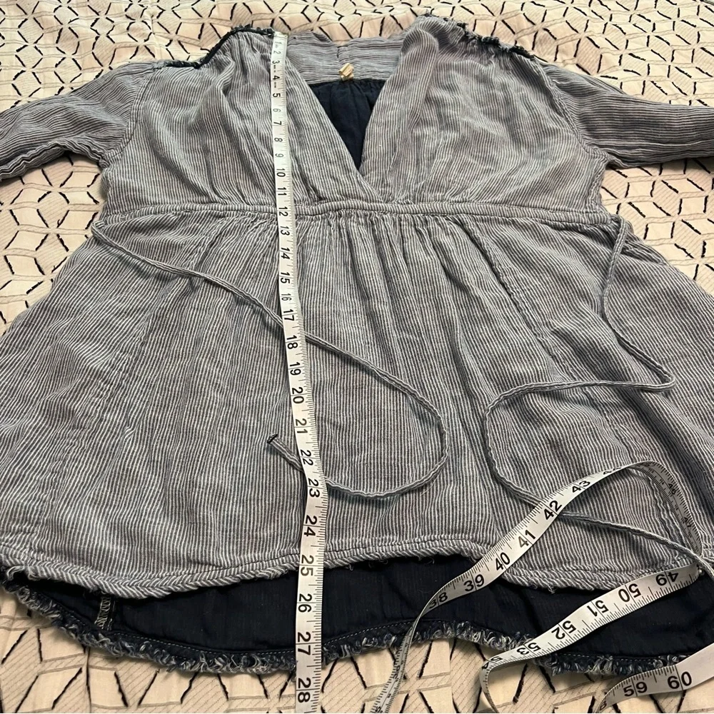 Free People All Who Wander Subtle Striped Blue White Top Cotton Chambray XS - Picture 12 of 13